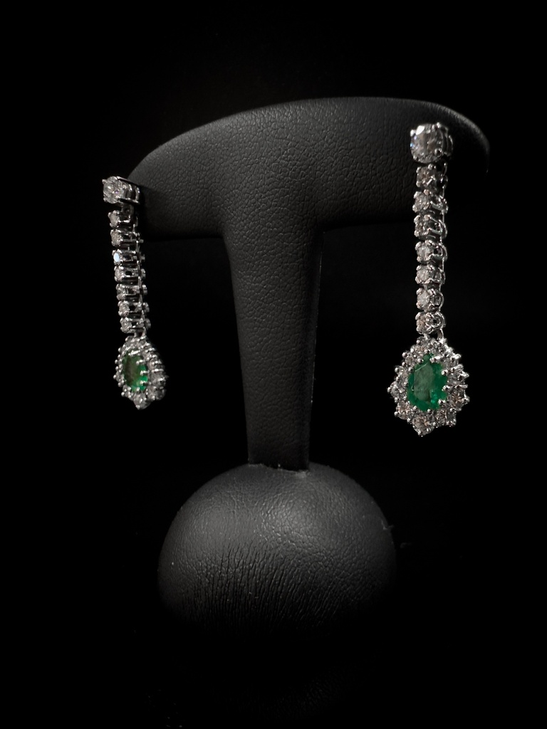 Boucles d'oreilles Emeraudes et Brillants 
