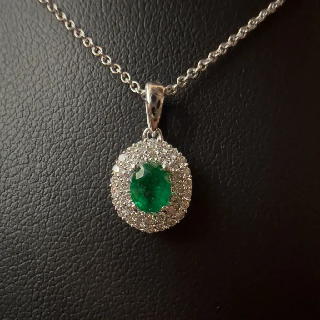 Collier émeraude et brillants
