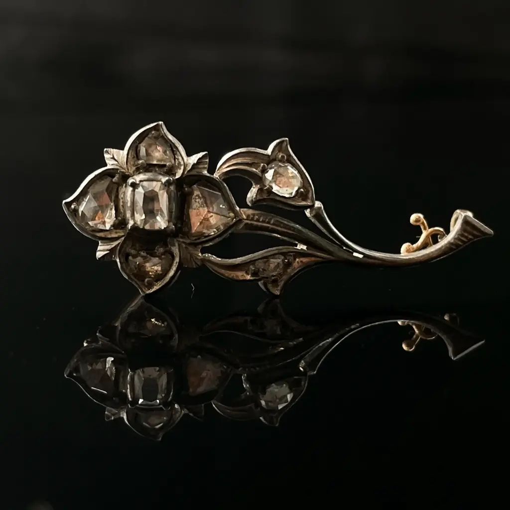 Broche fleur diamants 18ème