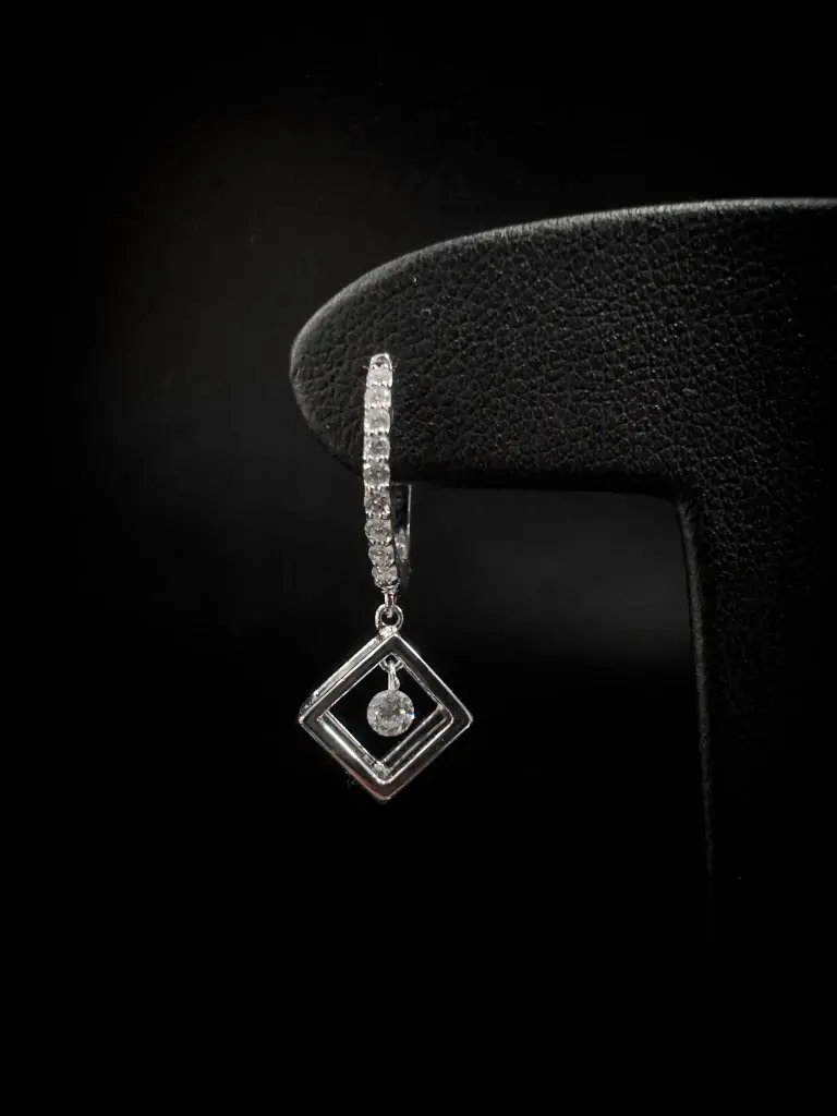 Boucles d'oreilles diamants percés