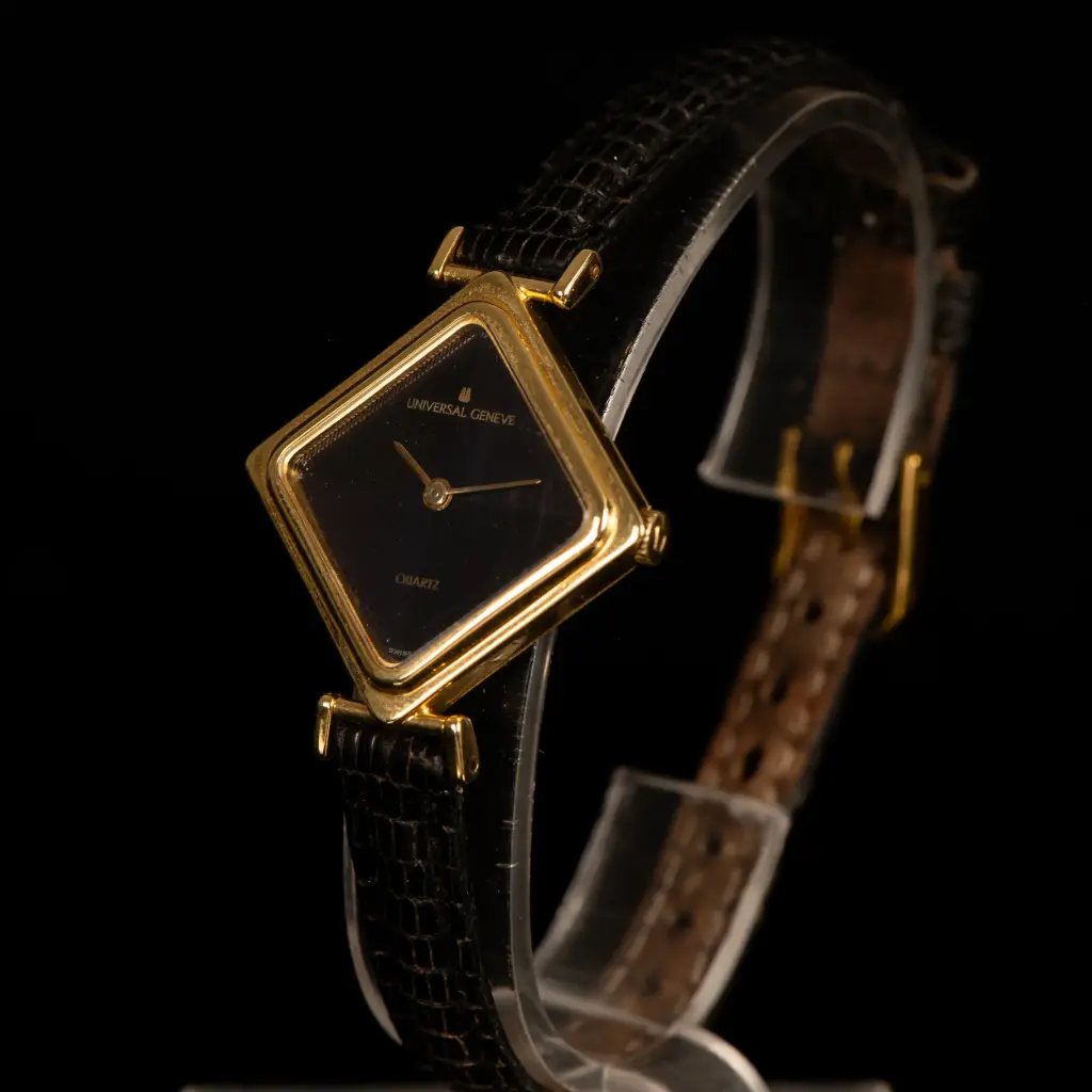 Montre Universal Genève or