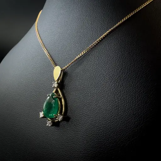 [PB13072] Pendentif émeraude et diamants